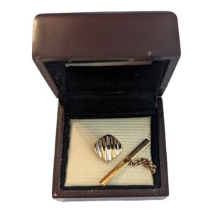 NWOT VTG Croft And Barrow Square Gold Silver Tone Tie Tack W Chain In Wooden Box